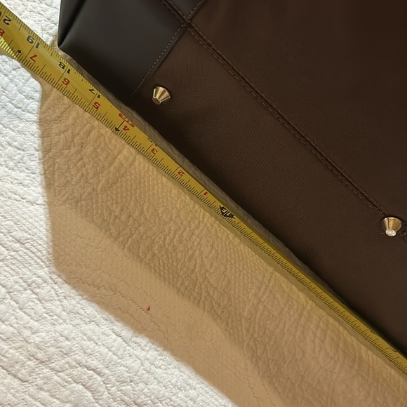 MoroccanOil tote with adjustable shoulder strap. - Picture 5 of 10